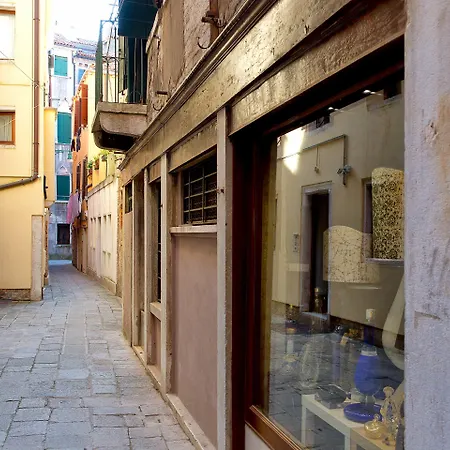 Konukevi Ca' San Polo - Ferretti Collection 3*