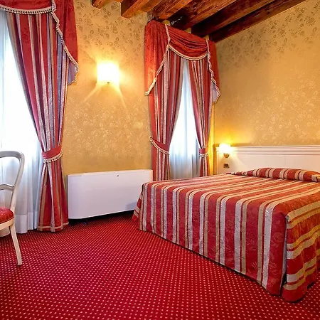 Konukevi Ca' San Polo - Ferretti Collection