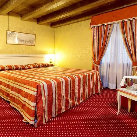 Maison d'hôtes Ca' San Polo - Ferretti Collection 3*