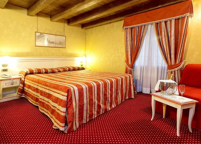 Maison d'hôtes Ca' San Polo - Ferretti Collection 3*